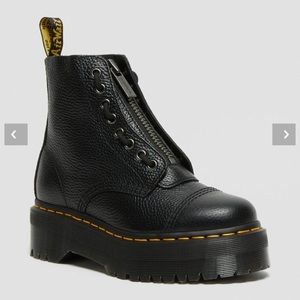 LIKE NEW Sinclair leather platform doc martens